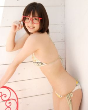 美女电梯内急_1080免费观看超清
