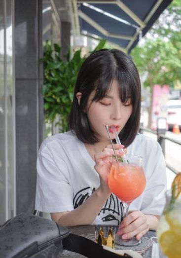 美丽的姑娘中文版免费播放_DVD在线播放