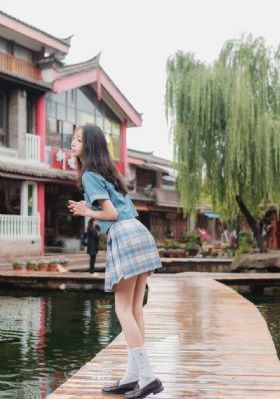 两个人高清视频免费观看www_720电影免费在线